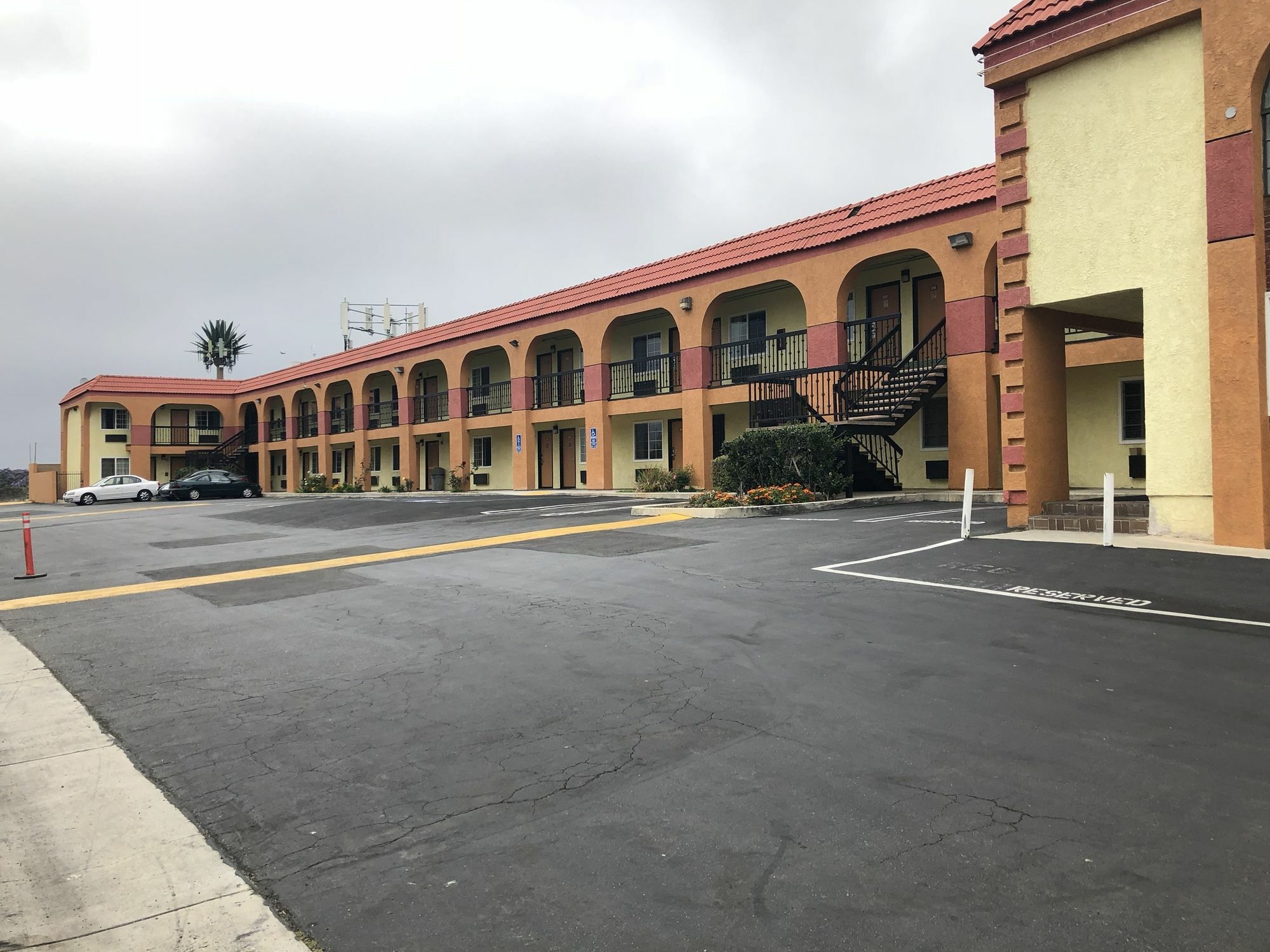 La Mirage Inn Lax Airport West Athens Exterior photo
